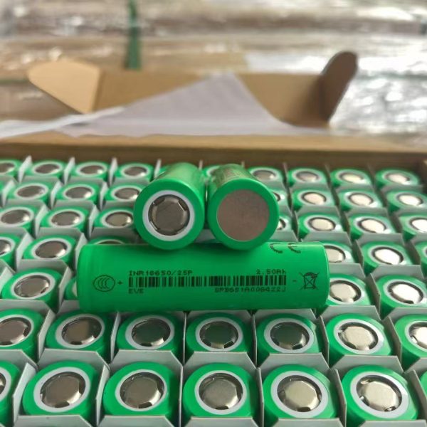 باتری لیتیوم یونی 18650 شارژی 3.7 ولت 2500 میلی آمپر ساعت EVE 25P 2500mAh 12C