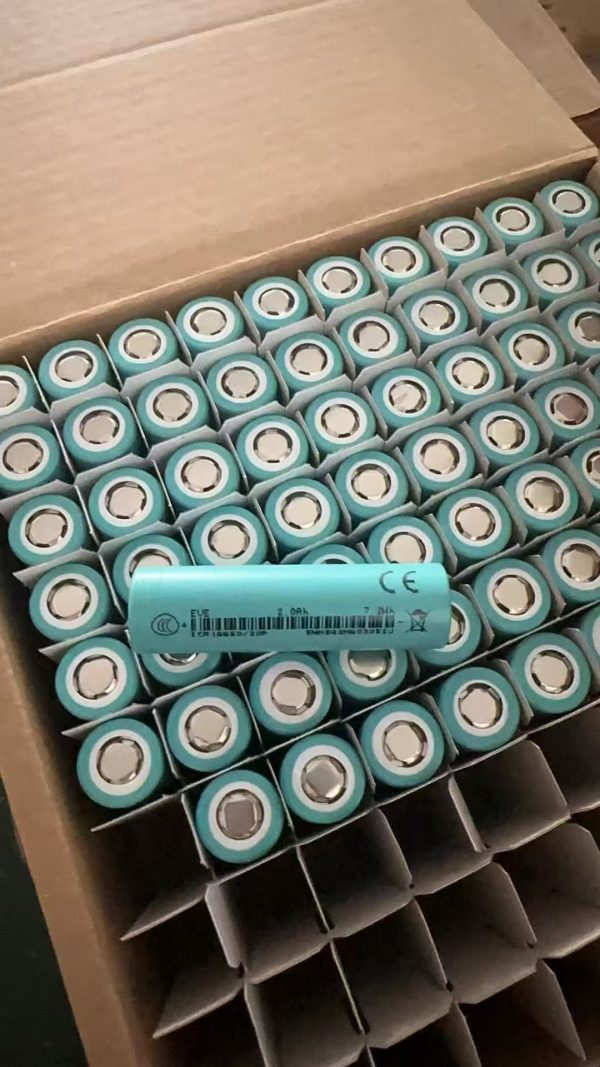 باتری لیتیوم یونی 18650 شارژی 3.7 ولت 2000 میلی آمپر ساعت EVE 20P 2000mAh 12C